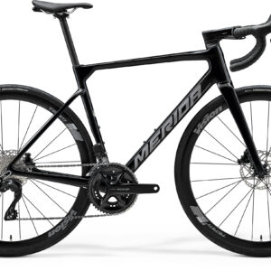 MERIDA SCULTURA 5000 2027 en color METALLIC BLACK, vista lateral completa