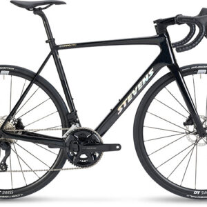 STEVENS 25 IZOARD 105 DI2 en color GALAXY BLACK, vista lateral de la bicicleta completa